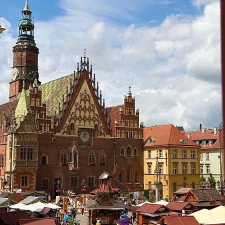 Rynek Downtown By Bookinghost Wrocław